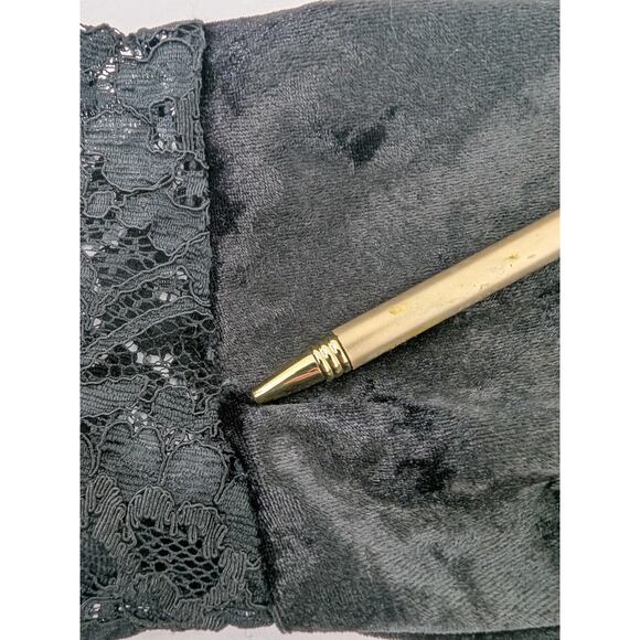 Belah & Codey Vamp Goth Black Velvet Keyhole Neck Metal Rhinestone XL Top Y2K - Picture 10 of 10